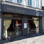 מלון Dandy Centre