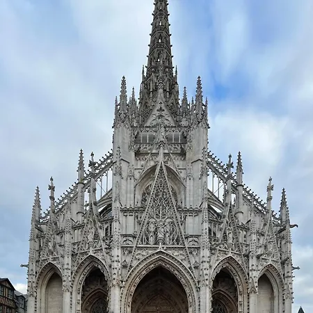 Hotel Dandy Centre 3*