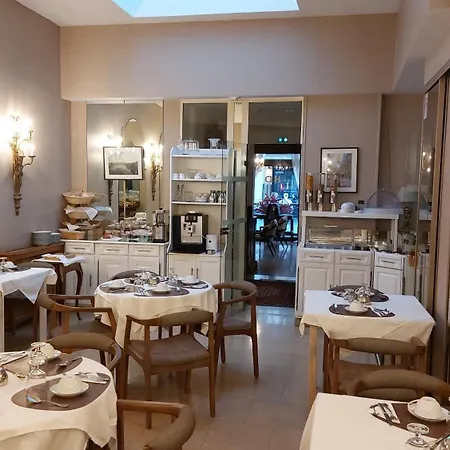 Hotel Dandy Centre 3*