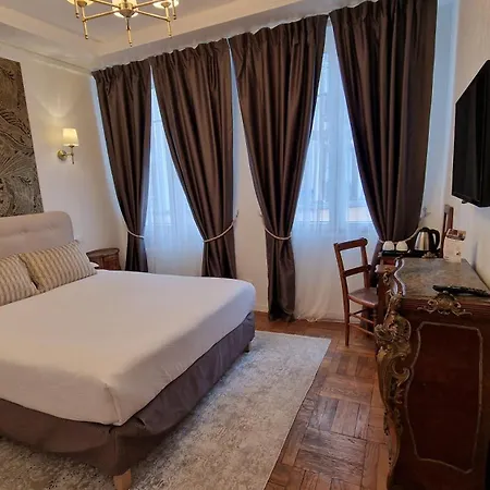 Dandy Centre Hotel 3*