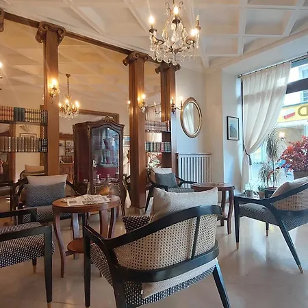 Dandy Centre Hotel 3*