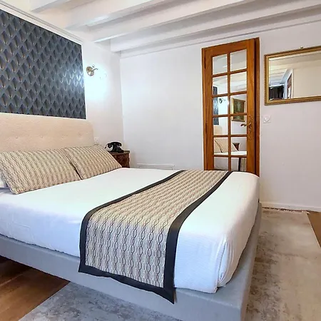Hotel Dandy Centre 3*