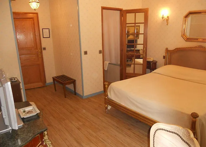 鲁昂中心丹迪酒店